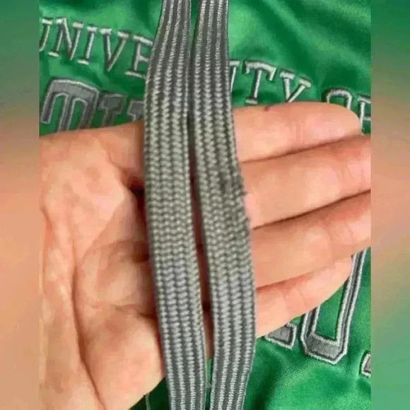 University Of North Dakota Sioux Green Men’s XL Pullover Hoodie Fighting Hawks - Picture 13 of 13